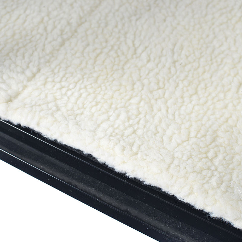 Nábytek Styl Velká dřevěná psí klece s koly a polštářem Nábytek Styl Velká dřevěná psí klece s koly a polštářem