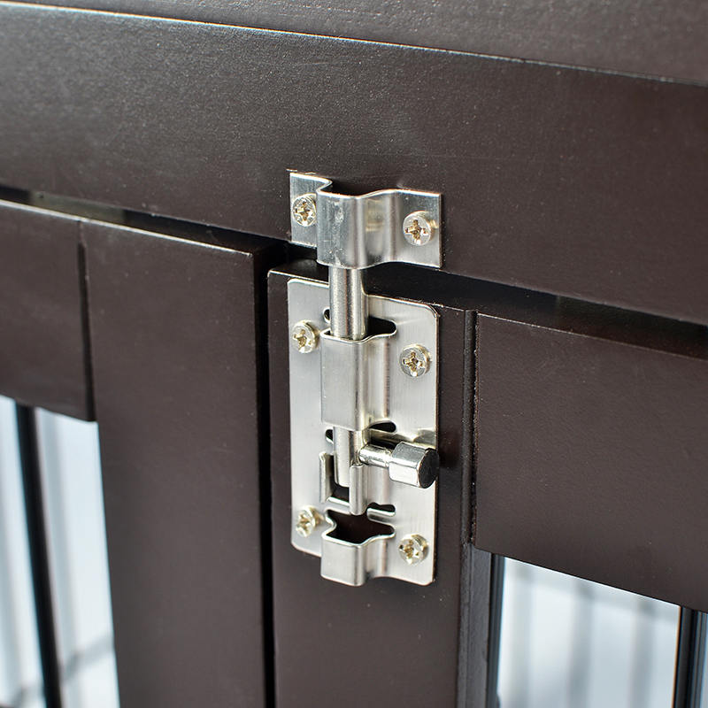 Vnitřní velký dřevěný nábytek ve stylu psí klece Vnitřní velký dřevěný nábytek ve stylu psí klece